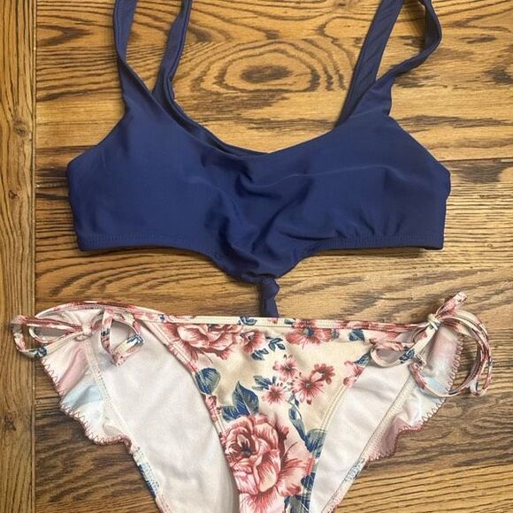 No boundaries floral ruffled bikini set - Picture 1 of 4